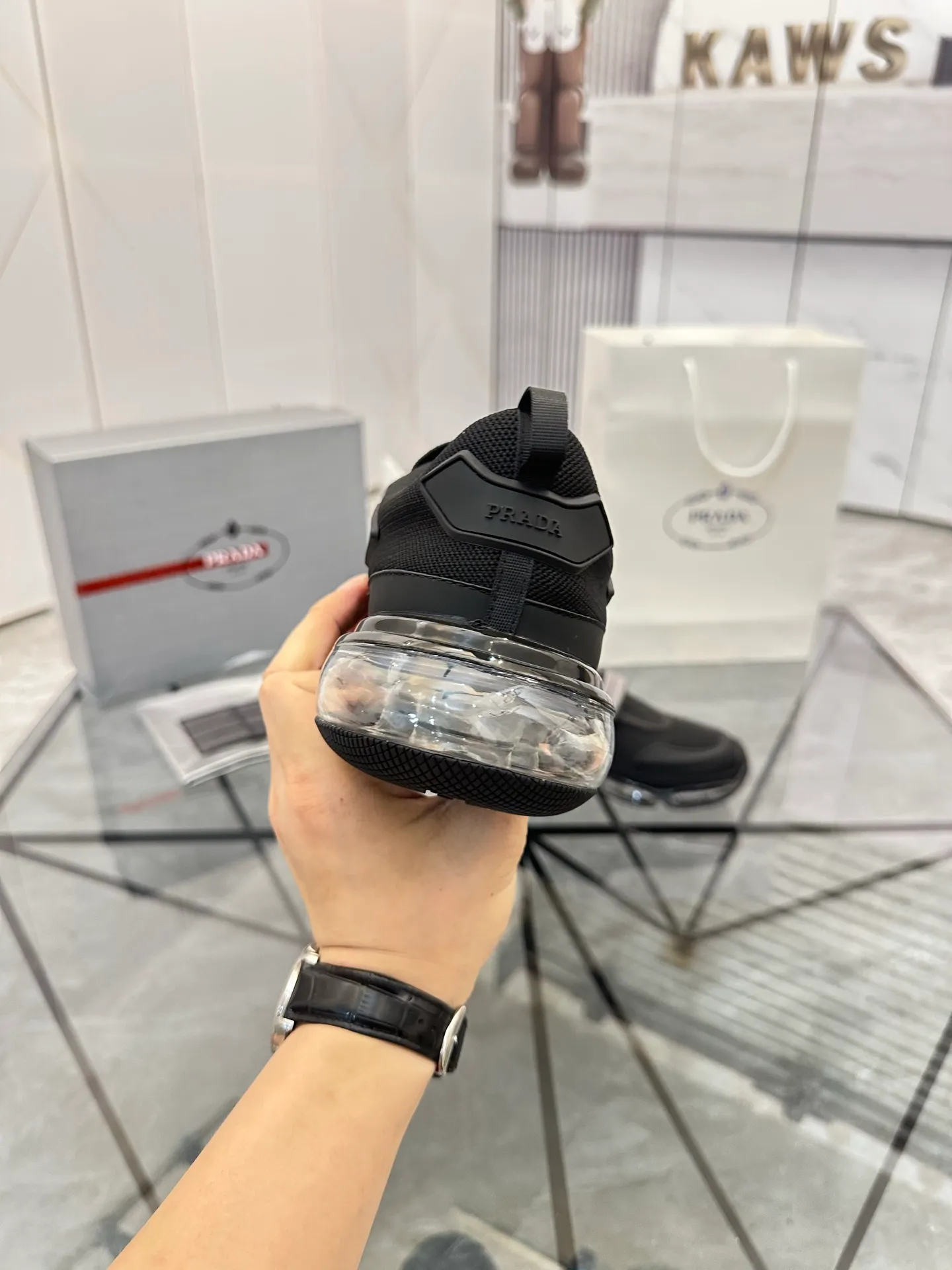 Men's shoes for sale 💰: 💰P660¥ High-end top quality Product trademark: Prada *"Prada*" low-top casual shoes Regular size: 38-45 (can be customized to 46) Product materials: imported breathable fly knit upper, breathable lining, cowhide foot pads, original air cushion outsole. No.: 001